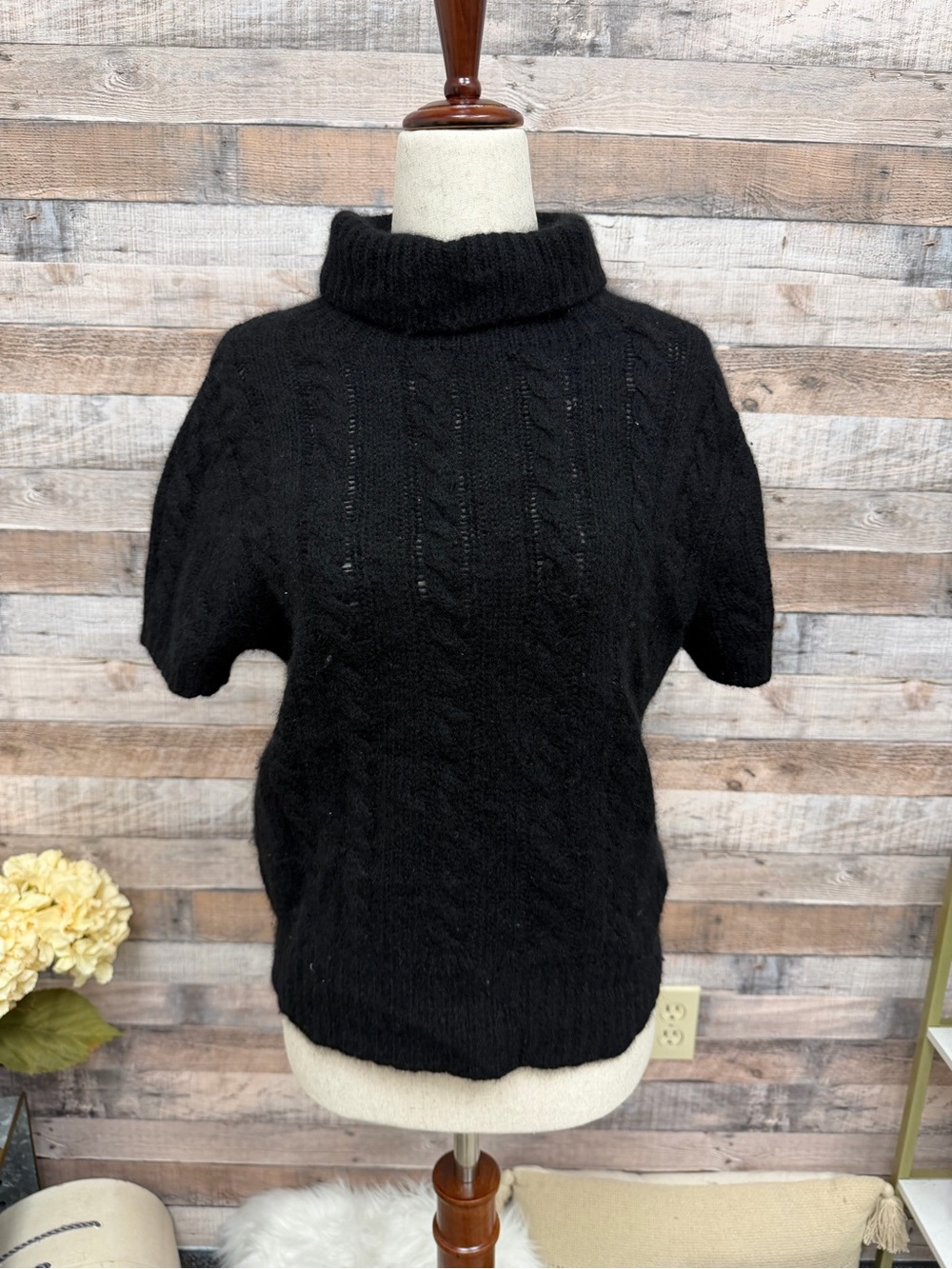 Mendocino Black Short Sleeve Cashmere Turtleneck Sweater